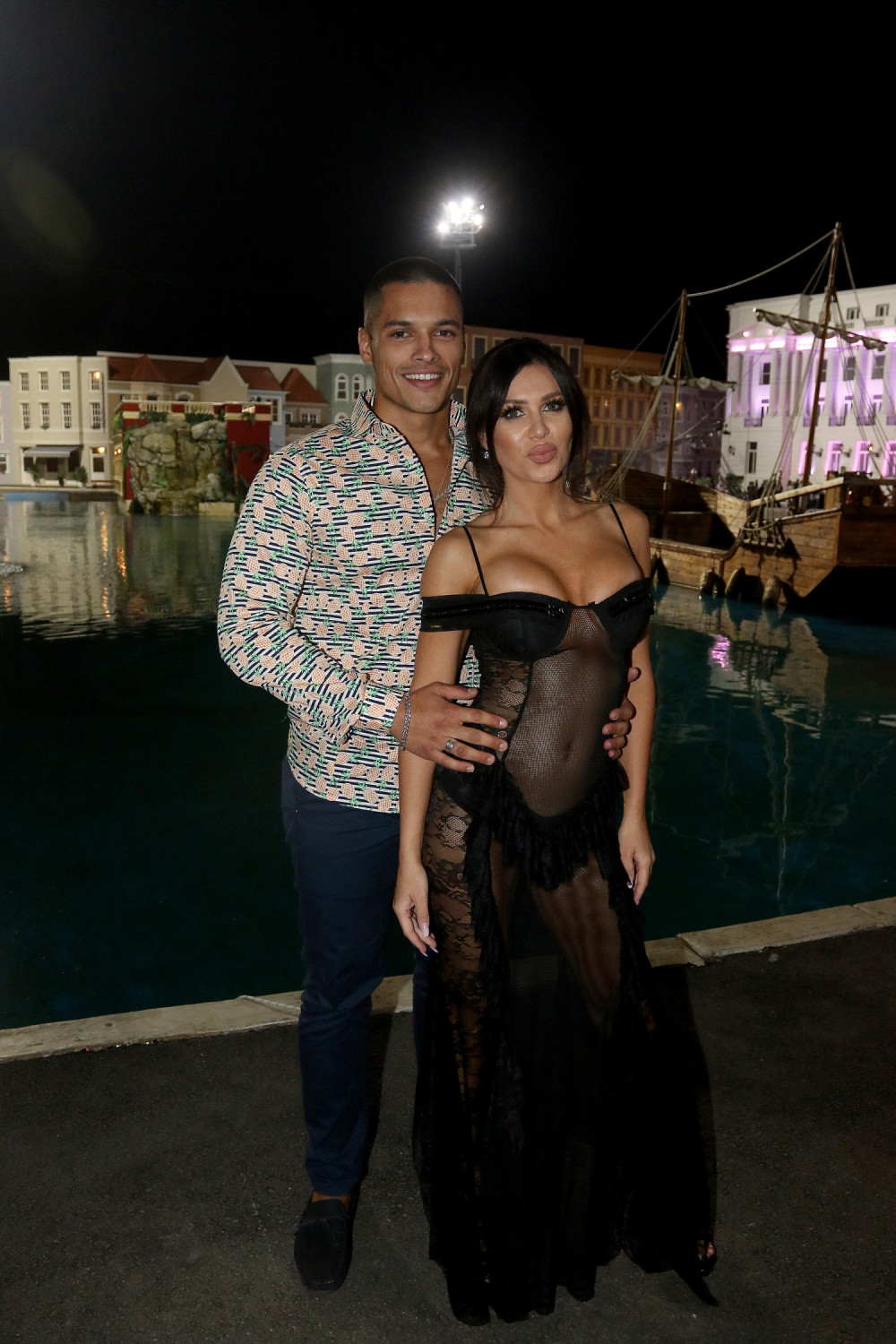 Stanija i Marko uhvaćeni u strasnom poljupcu! (VIDEO)