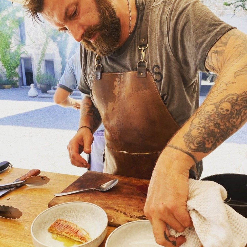 Kuvar iz Sarajeva na čelu protesta protiv zaključavanja