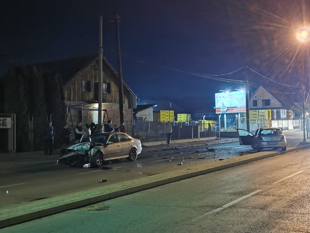 Stravičan sudar u Čačku: Pogledajte šta je ostalo od pežoa koji se zakucao u BMW (FOTO)