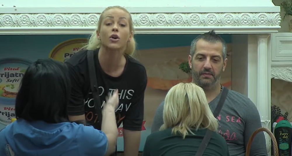 Rijaliti učesnica urlala na ukućanku: Bila si sa sedmoricom, sram te bilo! (VIDEO)