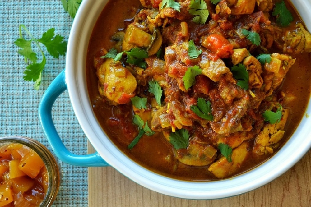 Carska gozba: "Kari piletina" sa šampinjonima