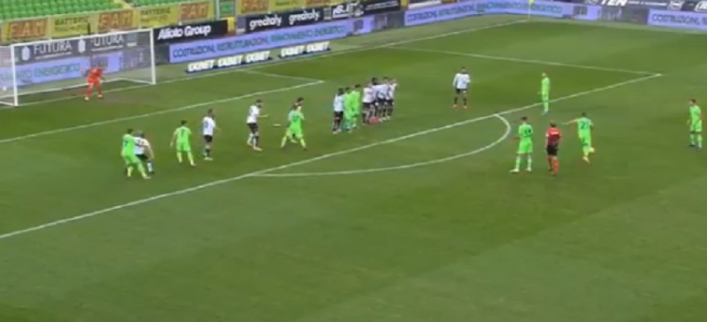 Nestvarna bomba Srbina! Pogledajte Sergejev spektakularan pogodak! (VIDEO)