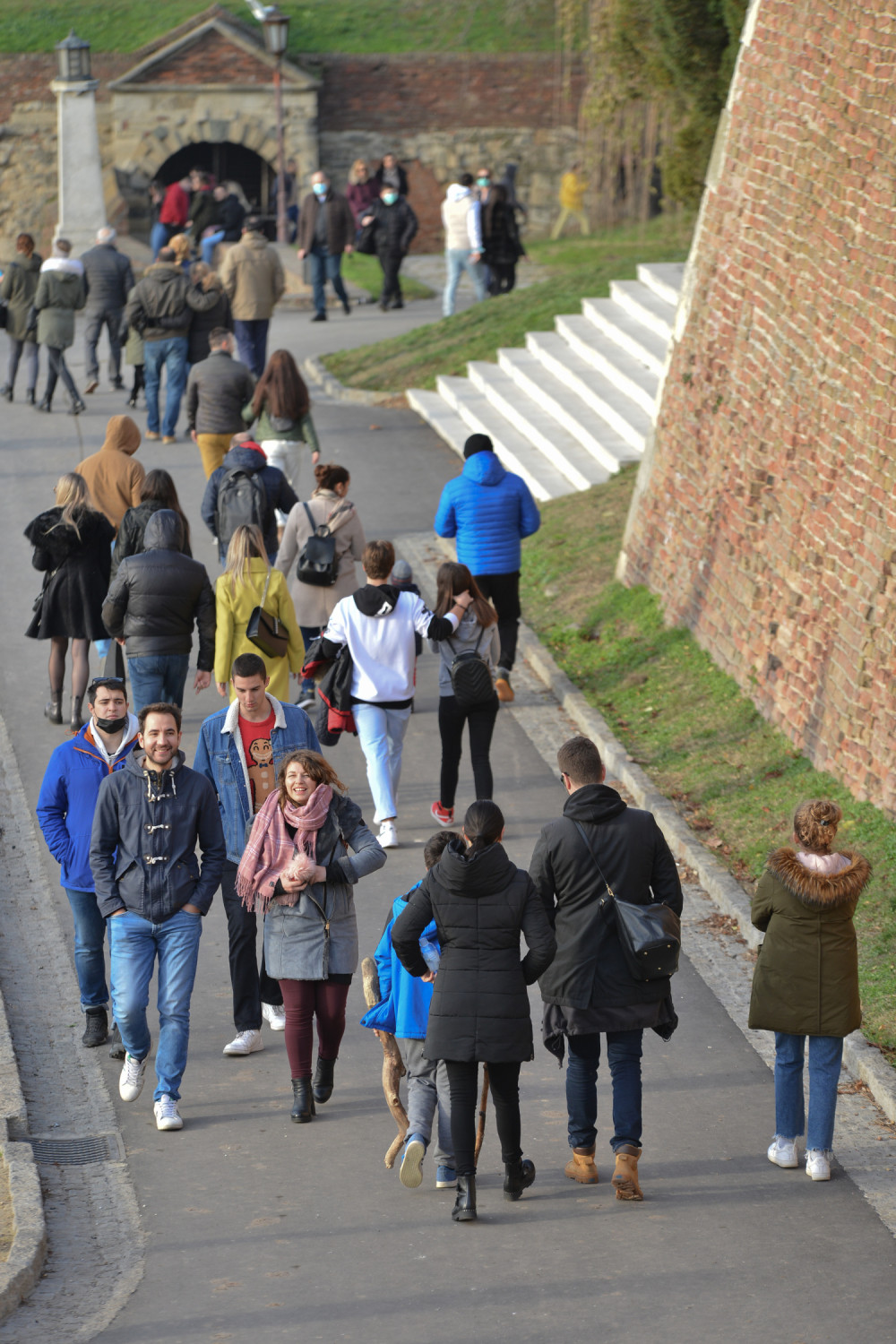 Evo koliko ljudi, minimum, mora da primi lek kako bi društvo bilo mirno od COVID-19