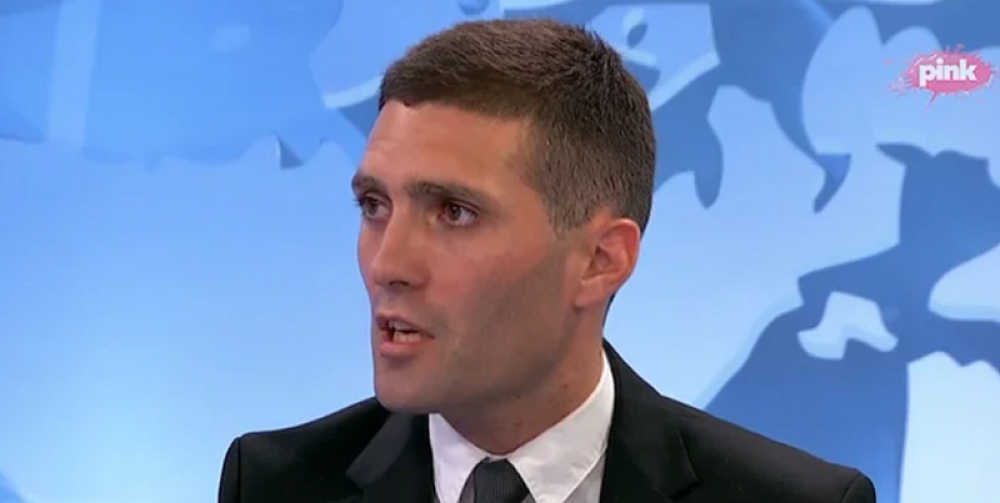 Savetnik za propast, Dušan Nikezić, drznuo se da komentariše Er Srbiju!