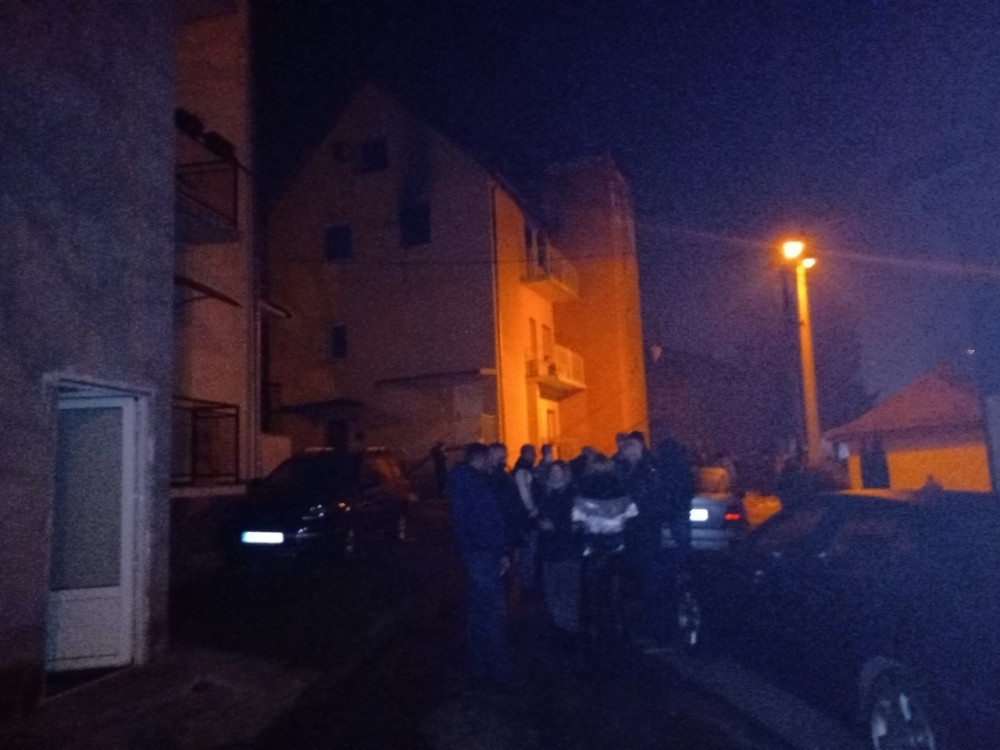 Eksplozija u Borči, povređena devojka! (17)