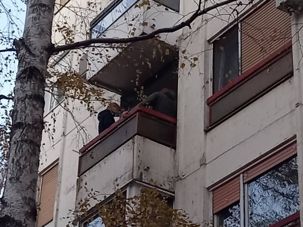 Šokantne fotke sa lica mesta, forenzičari napuštaju Džejev dom! (FOTO)