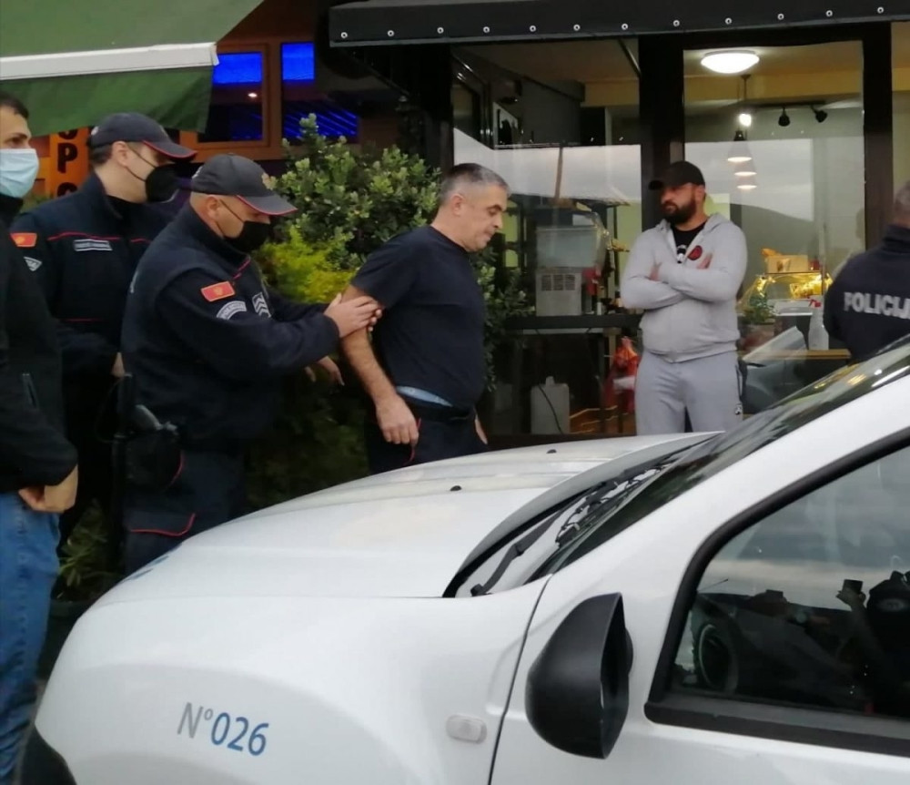 Pijani policajac napao auto-litiju! (VIDEO)