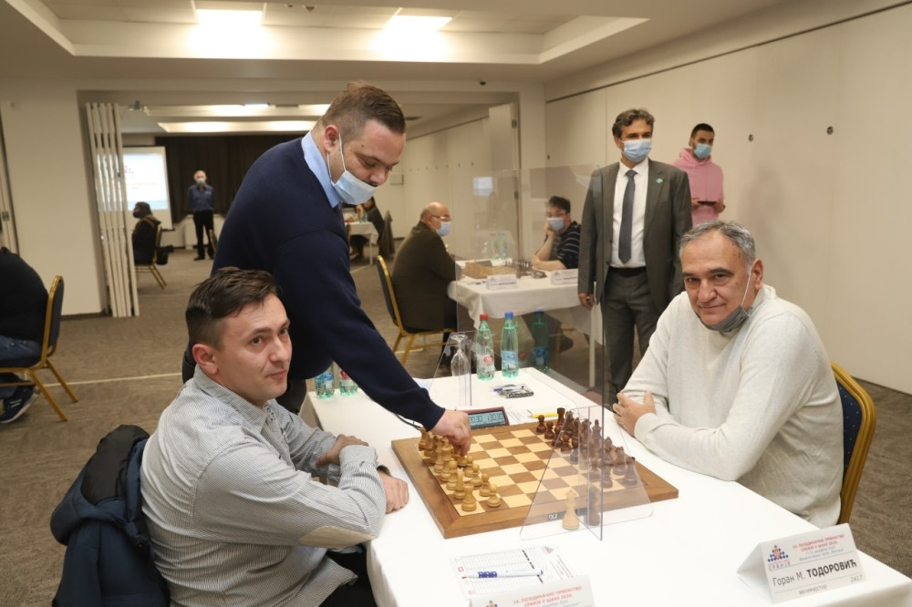 Uvek interesantno duplo kolo donelo i prve lepotice! (FOTO)