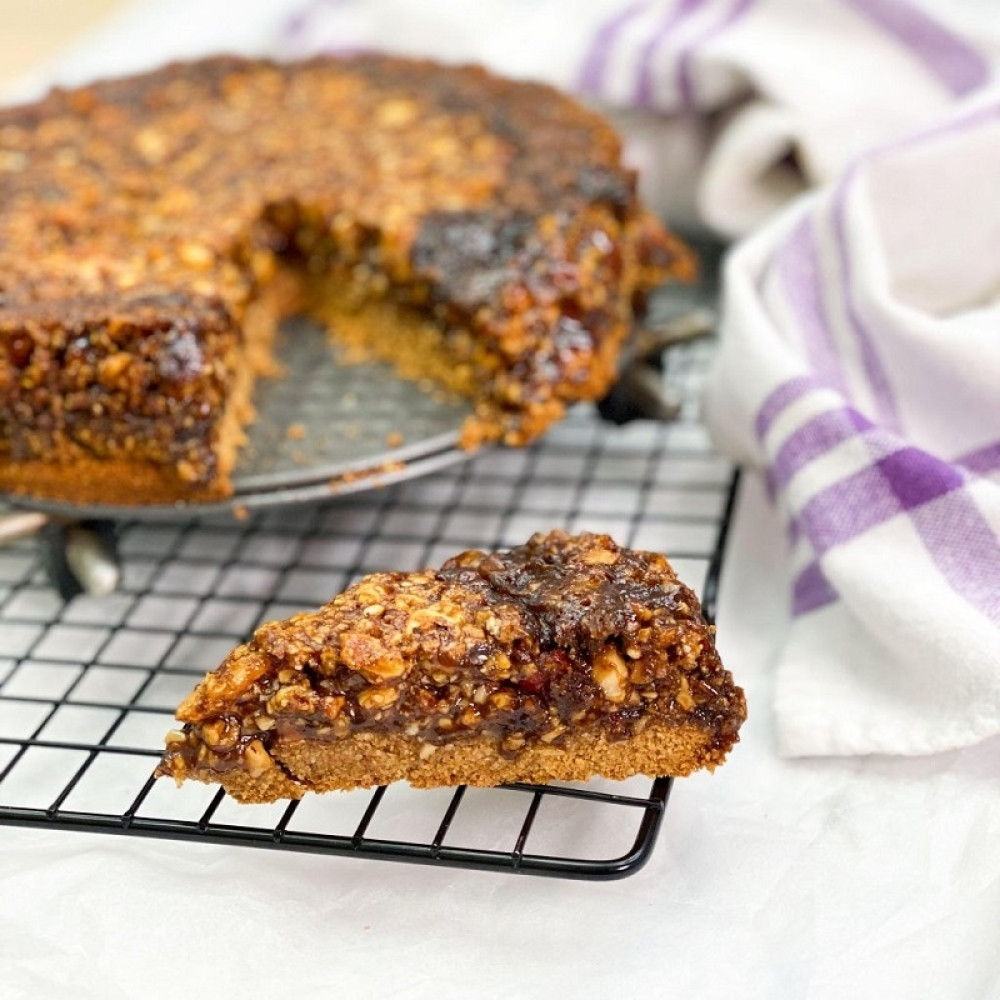 Karamel kolač s lešnikom - praznična idila