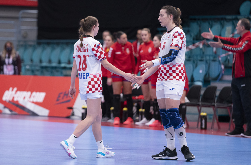 Hrvatica Šimara dobila crveni karton zbog udarca laktom u lice! (FOTO)