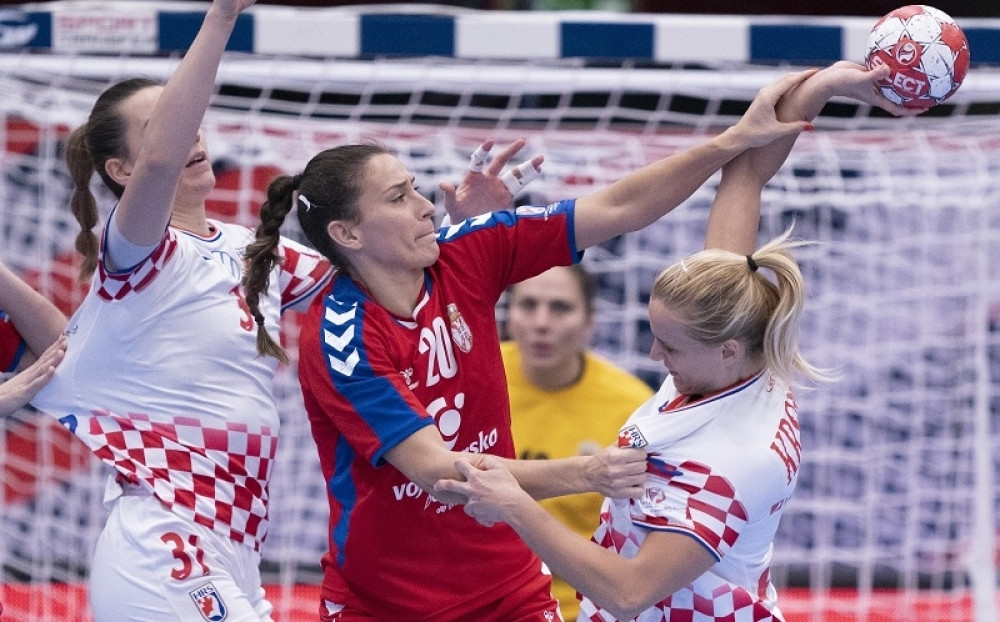 Hrvatska rukometašica pomogla srpskoj da dođe do vazduha (FOTO)
