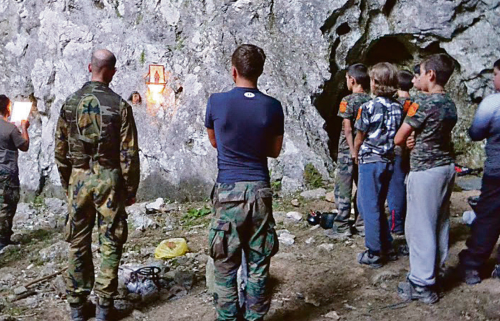 Ispovest nesrećnog oca: "Plašim se za decu, jer ih bivša supruga i očuh teraju da se mole i plaču na silu"