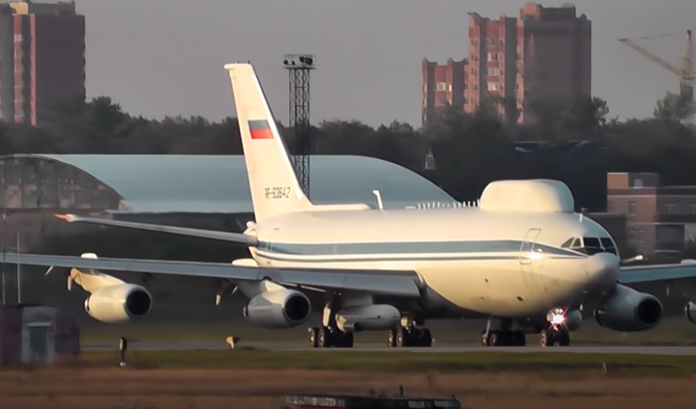 Lopovi opljačkali ruski strateški komandni avion (VIDEO)