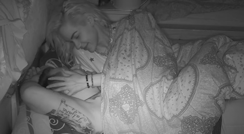 Nova ljubav u "Parovima", prvo veče završila kod njega u krevetu (FOTO)