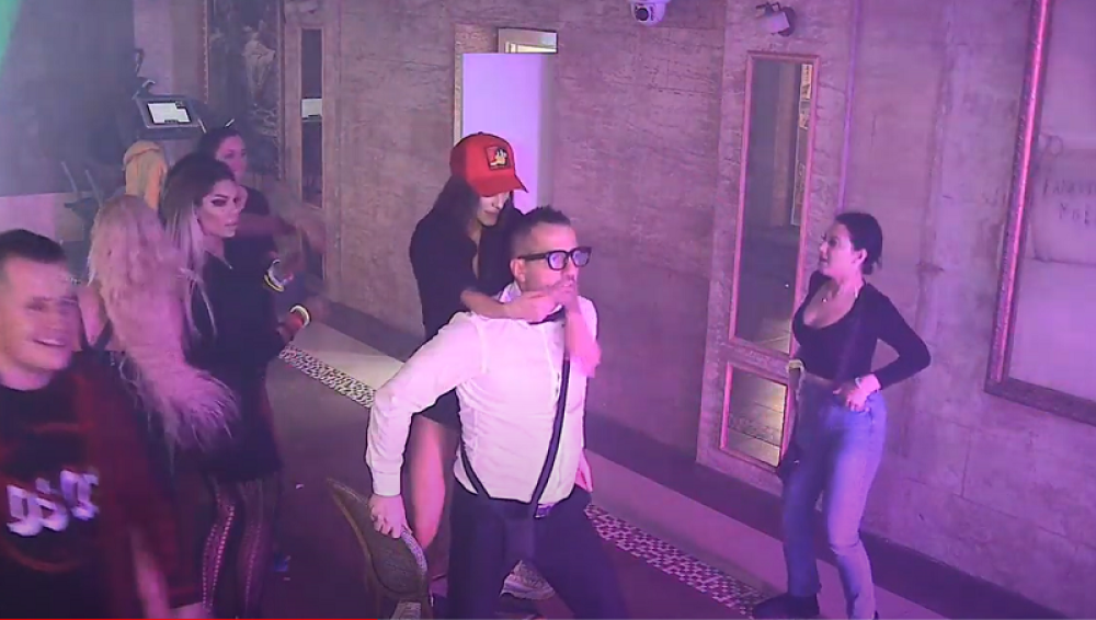 Izgubili kontrolu i dohvatili se pred svima, a onda nestali sa žurke! (FOTO/VIDEO)