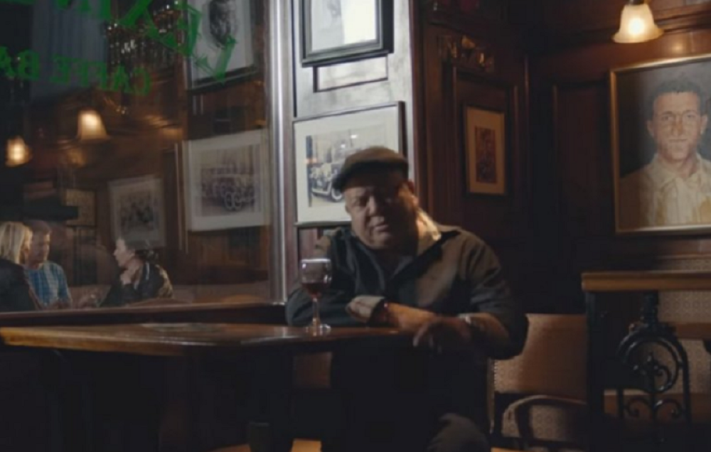 Glavna zvezda pevačevog spota je njegov unuk, a evo i kome je posvećena (FOTO/VIDEO)