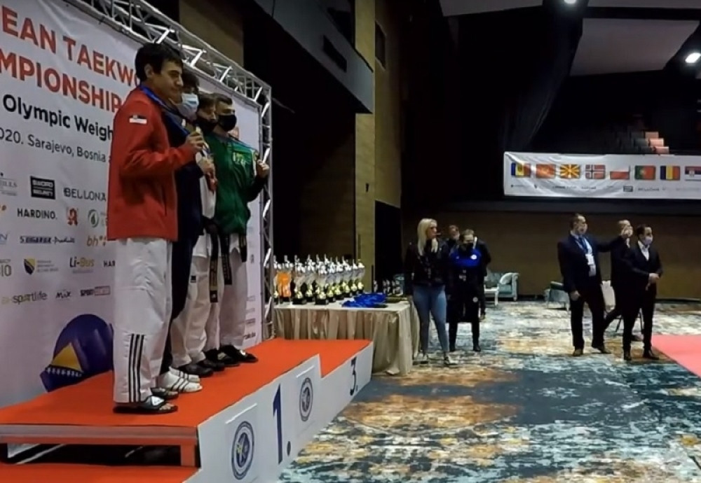 Bravo, bravo, bravo - Mahdi za Srbiju debitovao zlatnom medaljom (VIDEO)