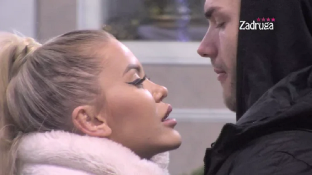 Pao prvi poljubac Sanje i Anđela! (FOTO/VIDEO)