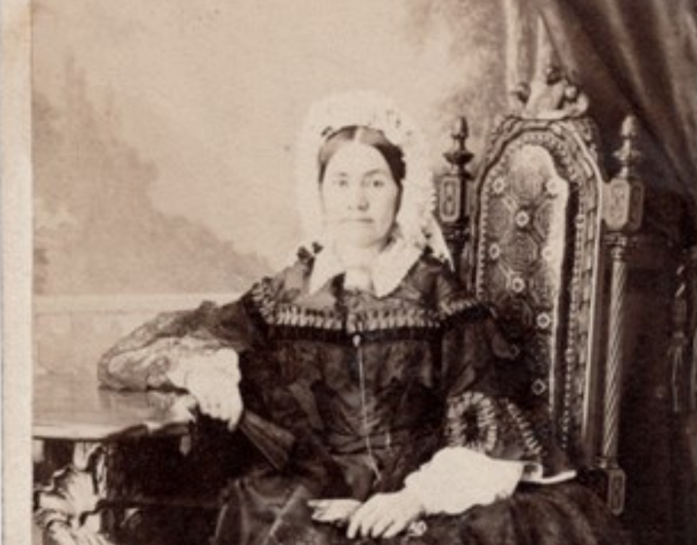 Ovo je prva Srpkinja koja je obukla venčanicu! Sa samo 15 godina stala je na "ludi kamen"!