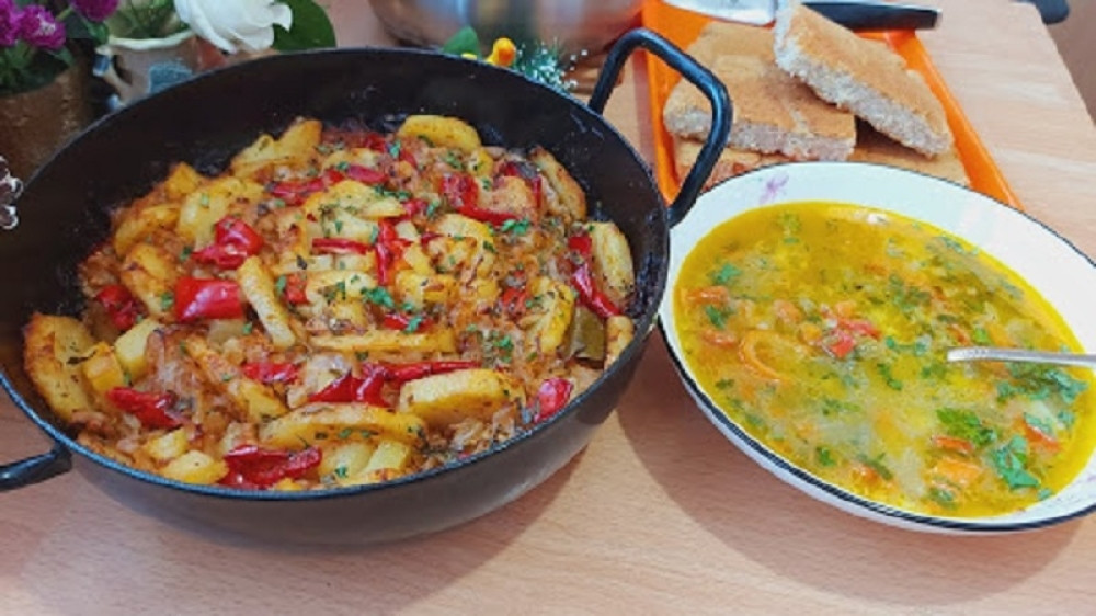 Kiseli kupus sa krompirom i začinima u rerni, širi toplotu porodične sreće (VIDEO)