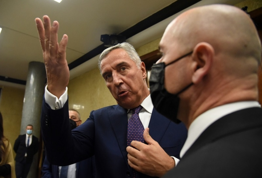 Milo prodao Crnu Goru kompaniji koja je obavijena velom tajni: Njen šef plete mrežu oko sveta