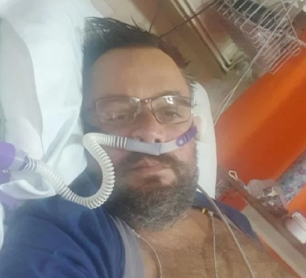 Poznati estradni menadžer u užasnom stanju hospitalizovan, poslao snažnu poruku iz bolničke postelje! (FOTO/VIDEO)