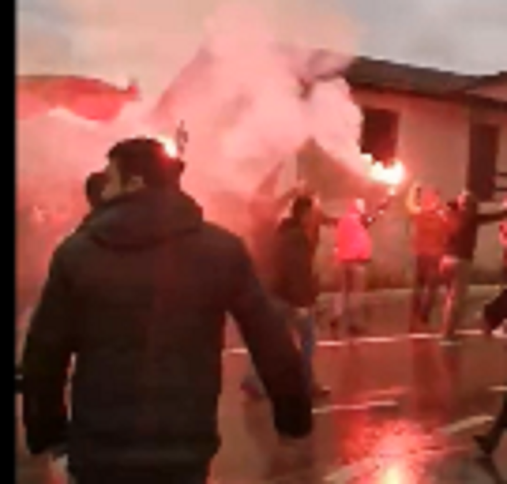 Vređali preminulog Amfilohija i Srbiju! (VIDEO)