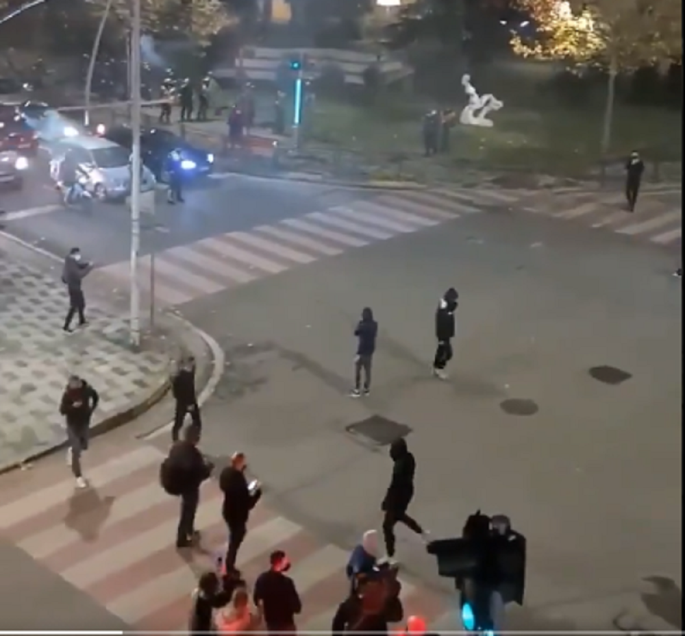 Demonstranti uzvikuju "Rama odlazi!" (VIDEO)