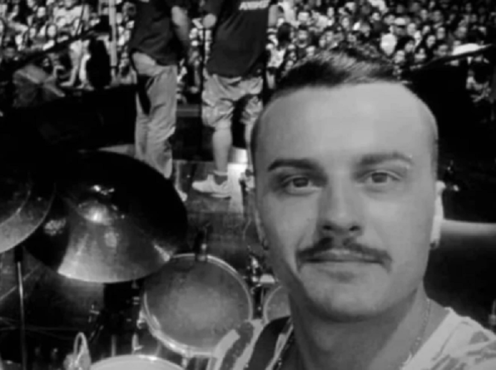 Kolege se opraštaju od mladog bubnjara, Slađa Alegro otkriva, zašto se ipak nadala da će Popović uspeti da se izleči (FOTO/VIDEO)