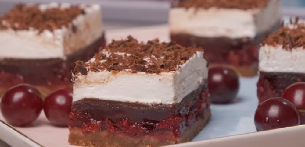 Fantastična kombinacija višanja i čokolade - Švarcvald kolač (VIDEO)