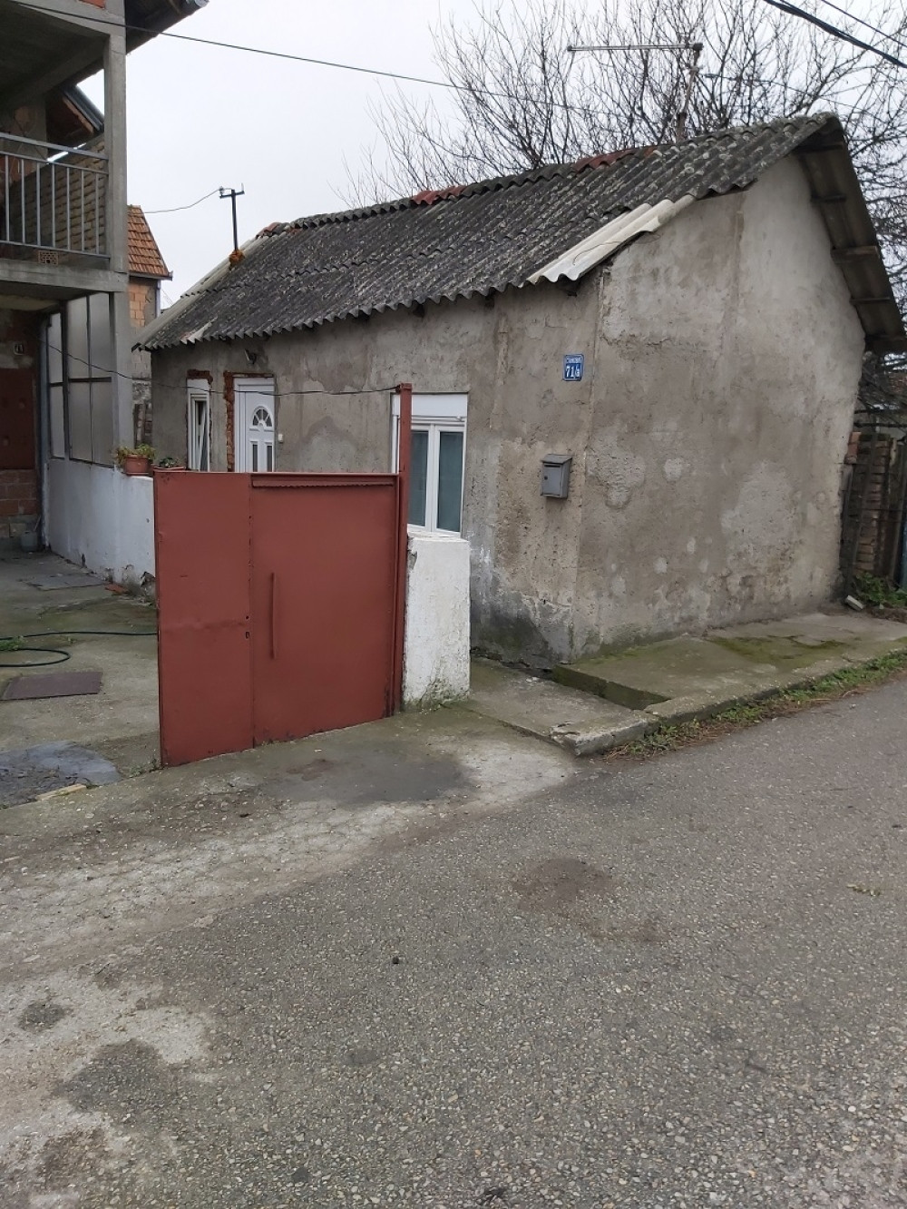 Slavica završila na Urgentnom sa prerezanim vratom! (FOTO)