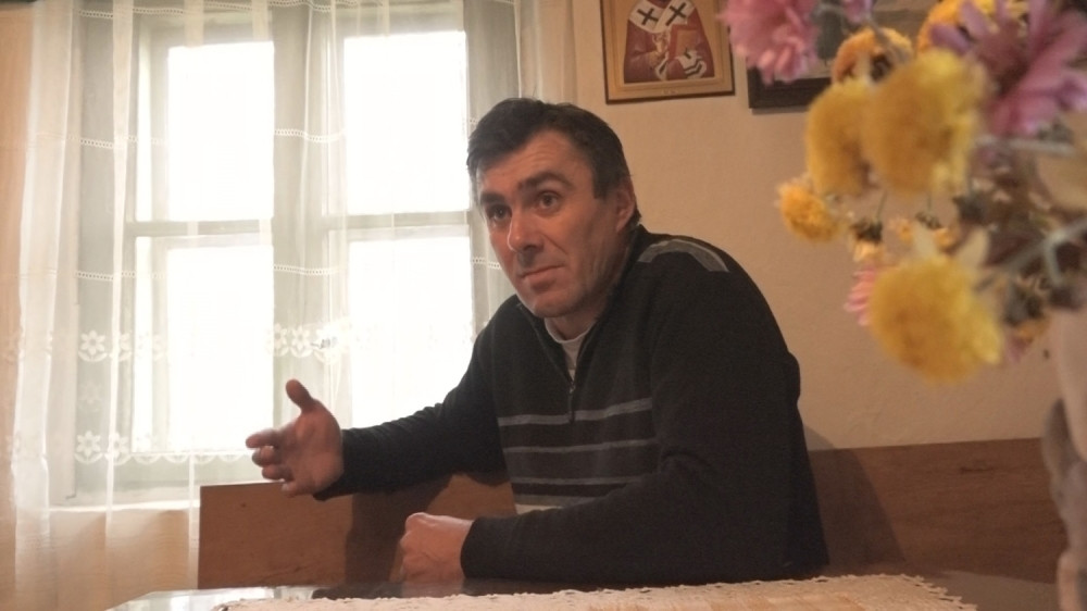 Milan čeka da se javi žena njegovog života: On je samo jedan od 200 neoženjih momaka u tom delu Srbije, a devojke od sela beže kao đavo od krsta (FOTO)