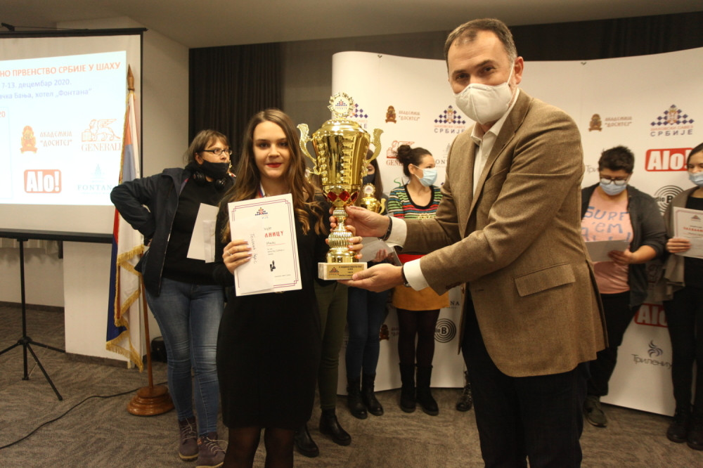 Ako ste čuli za "Damin Gambit", onda će vas Teodora Injac ostaviti bez reči!