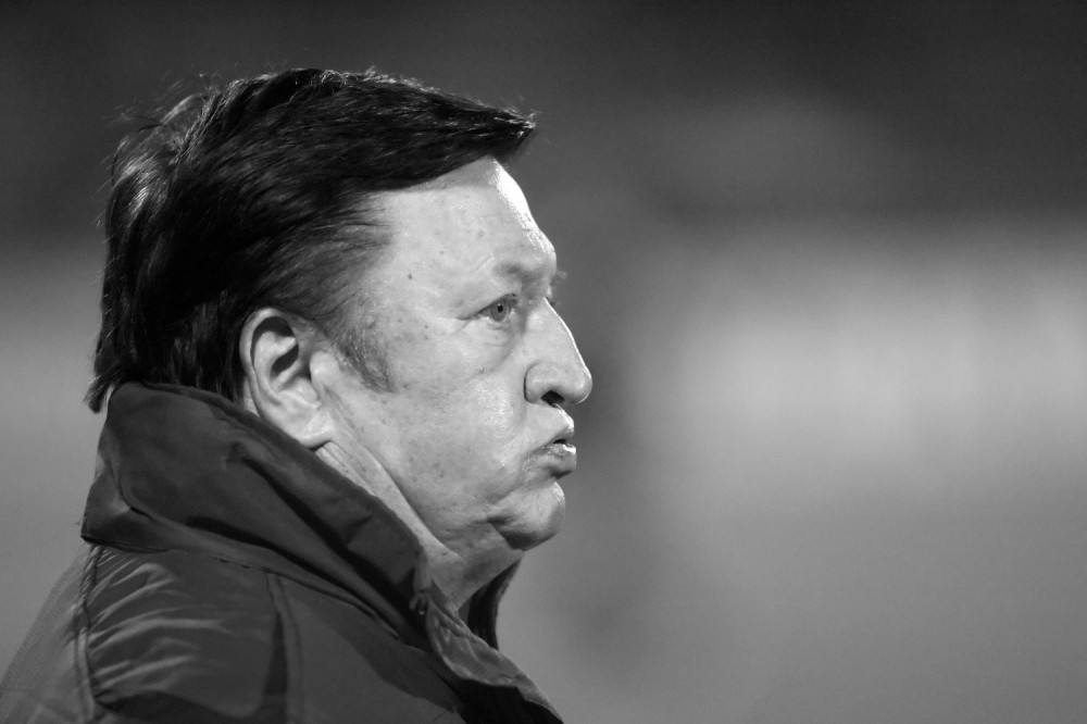 Velika trenerska legenda izgubila bitku sa korona virusom