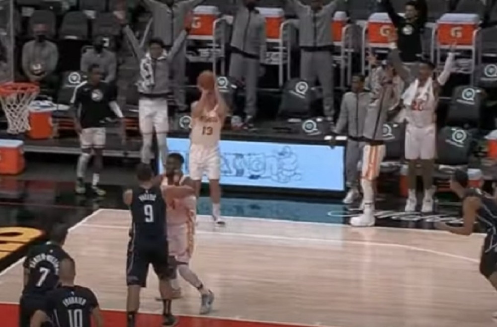 Dokaz koliko saigrači veruju u Bogdana: Srbin još nije ni šutnuo, a svi već slave trojku!