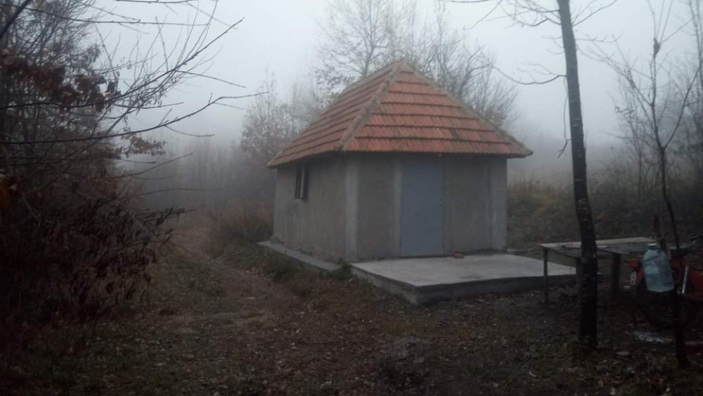 Za trošnu kolibu traže koliko i za hotel na Kopaoniku!