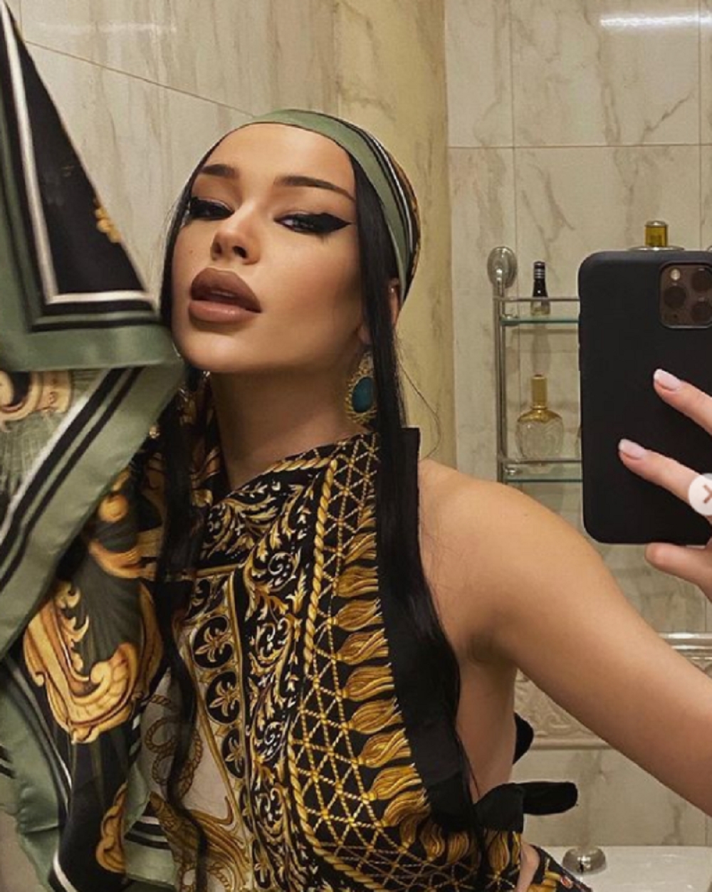 Elena Kitić obukla staru maminu haljinu iz jedne muzičke emisije, pa oduševila fanove kako joj stoji (VIDEO)