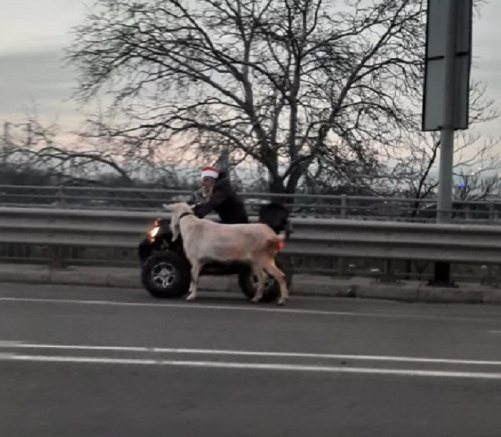 Policija pod rotacijama milila preko Save, ljudi gledali u čudu! (FOTO)