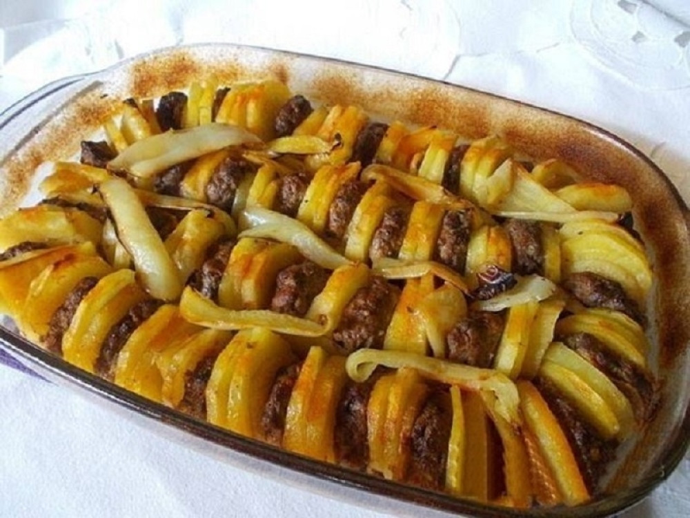 Ćufte sa krompirom zapečene u rerni - neverovatno ukusno!