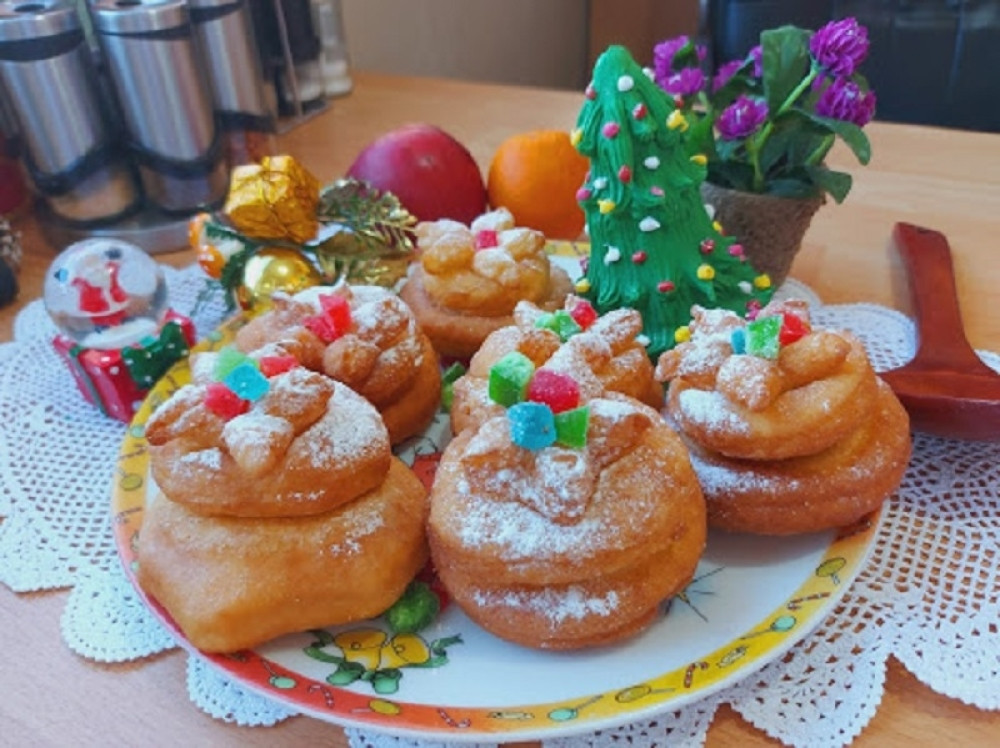 Cvetne dekorativne krofne, fantastičnog ukusa! (VIDEO)