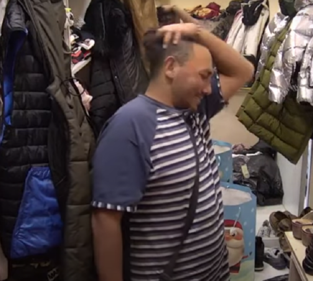 Oglasila se Necina majka i brutalno izvređala Boru: Platiće za psovanje p*derske familije! (VIDEO)