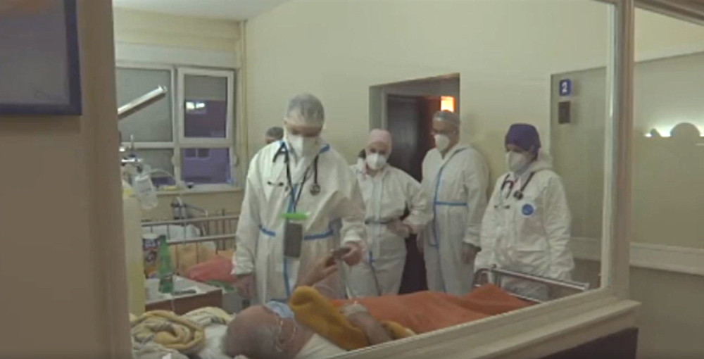 U ratu protiv korone bez predaha i predaje