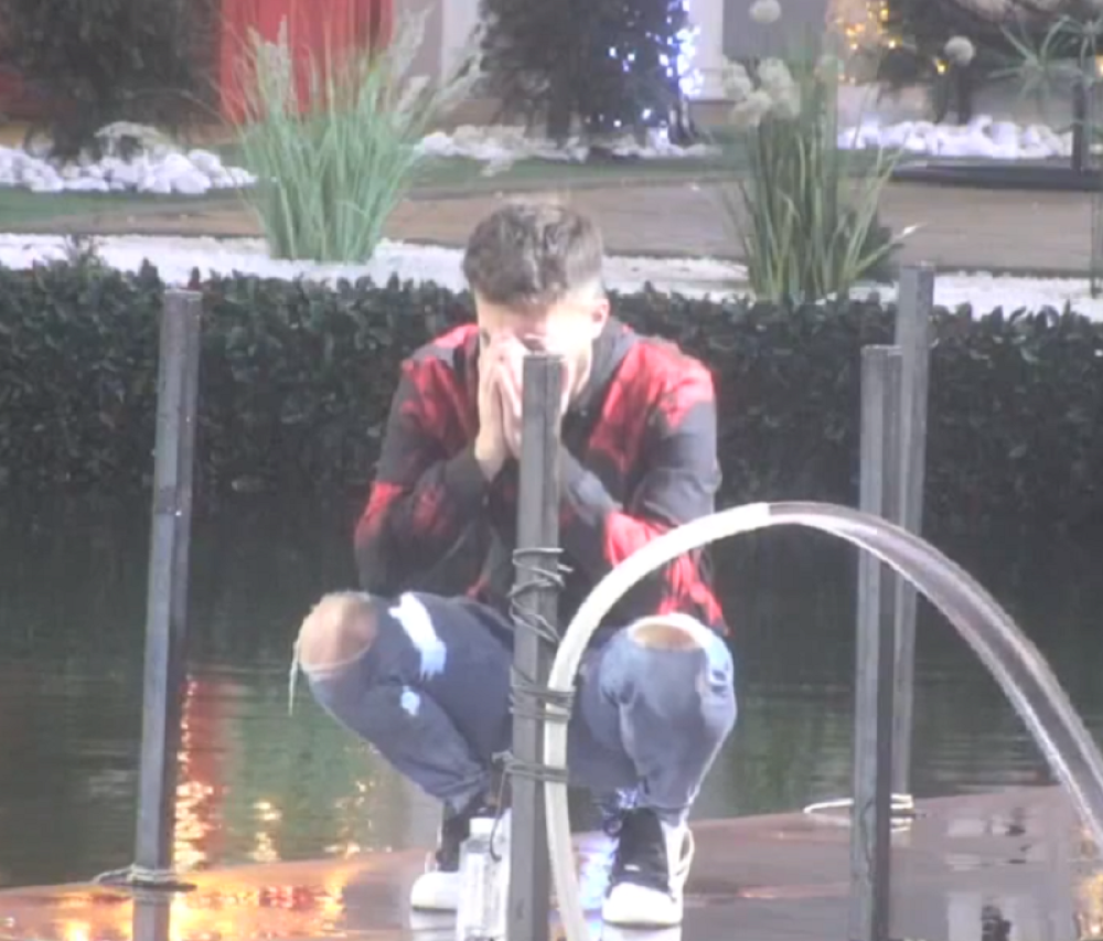 Kenan Tahirović stigao u Sarajevo, poznato vreme i mesto očeve sahrane (VIDEO)