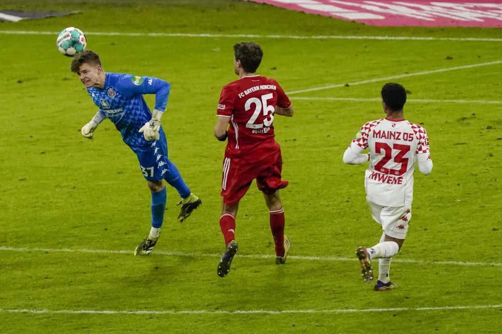 Oni su na teži način saznali šta se desi kad naljute šampiona (VIDEO)