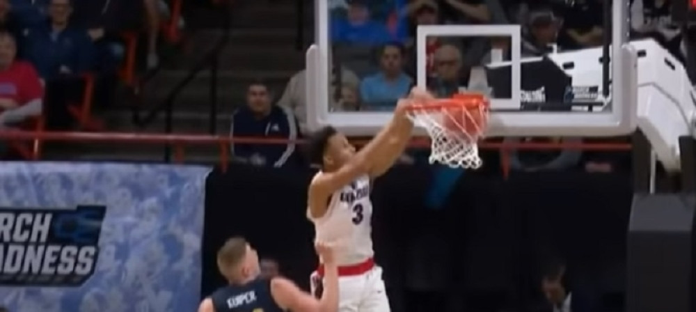 Potvrdio na društvenim mrežama: Stiže plej iz Amerike! (FOTO)