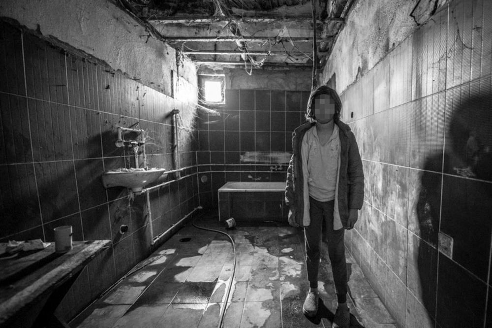 Mala Ana živi u stravičnim uslovima, ali bez obzira na to ređa uspehe u školi