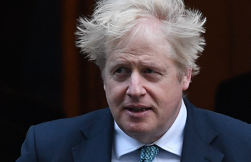 Boris Džonson tvrdi da su oni krivi za pandemiju!