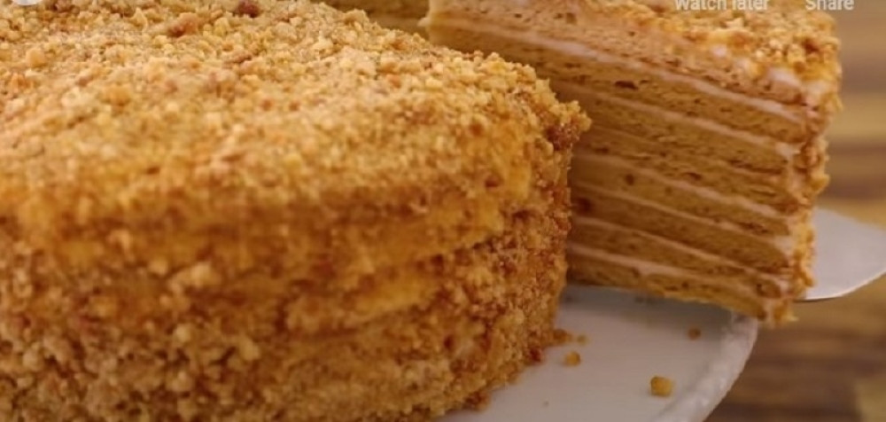 Medovik torta - ruska poslastica, zanosna kao prva ljubav! (VIDEO)