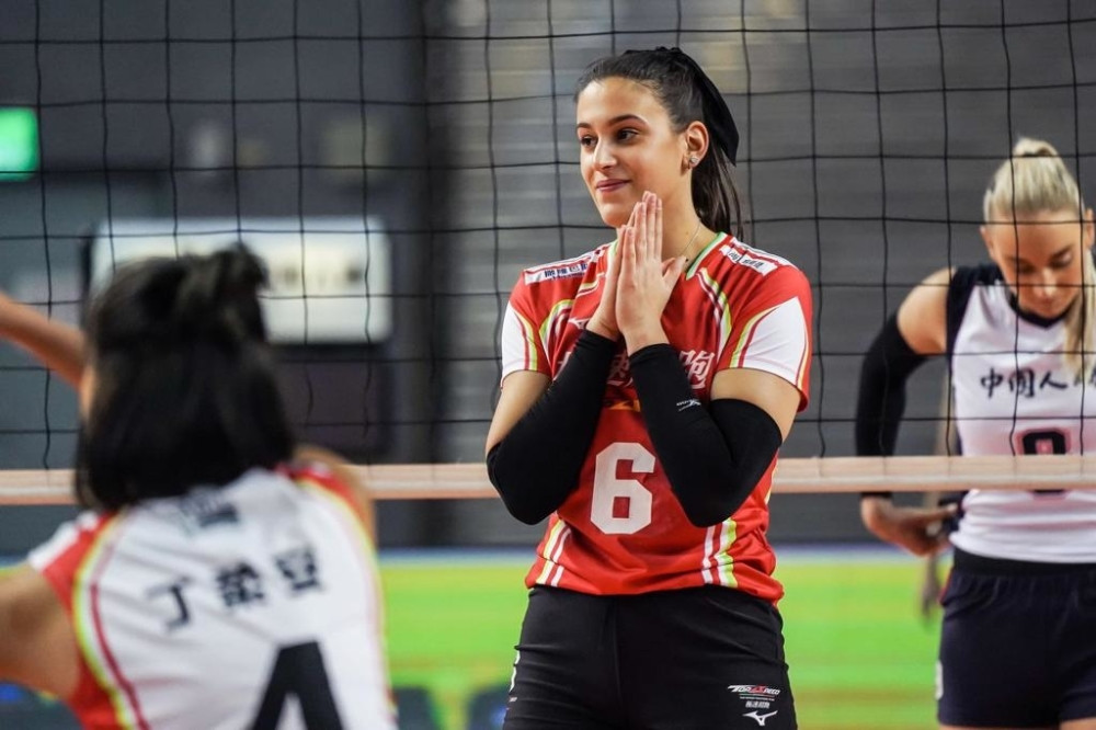 Ona je budućnost srpske odbojke, po prvi put je zaigrala daleko od kuće, a najradosniji hrišćanski praznik provešće na posebnom mestu! (FOTO)