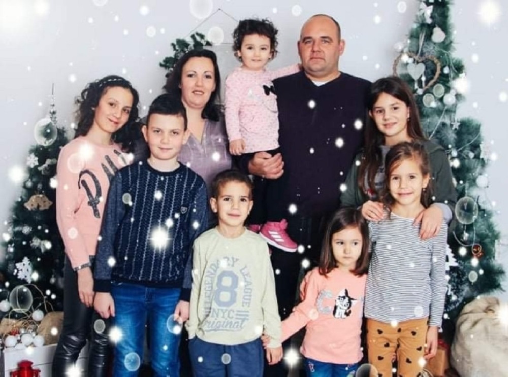 Policajcu otkazalo srce od korone, sedmoro dece dobilo 100.000 dinara!